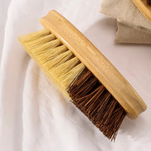 Load image into Gallery viewer, Finn Origins Sisal and Palm Cleaning Brush
