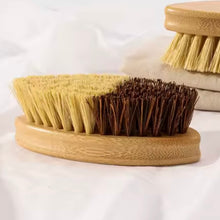Load image into Gallery viewer, Finn Origins Sisal and Palm Cleaning Brush
